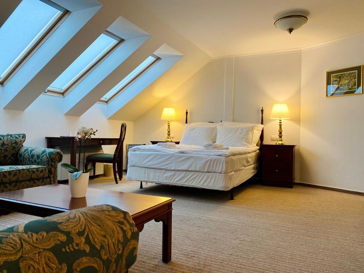 Opera16 Guestrooms Budapest Luaran gambar