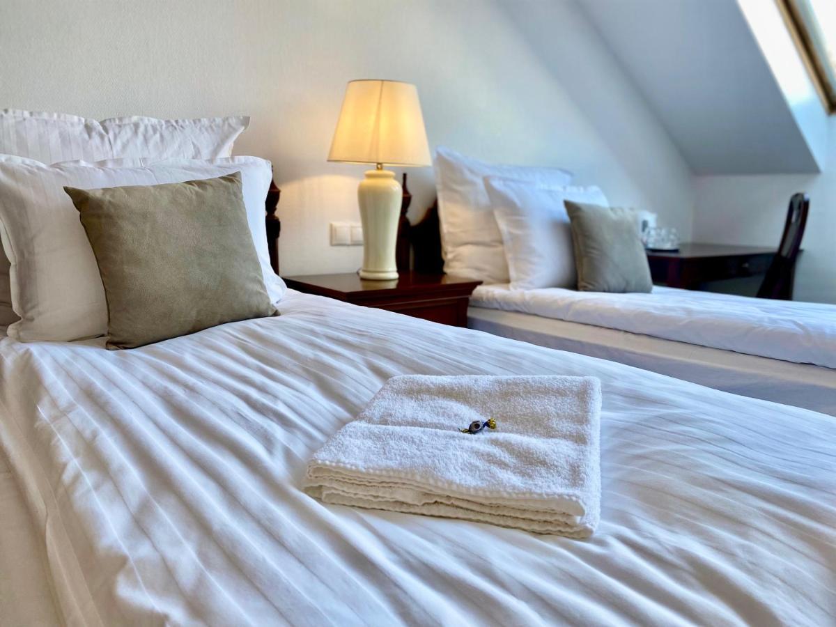 Opera16 Guestrooms Budapest Luaran gambar