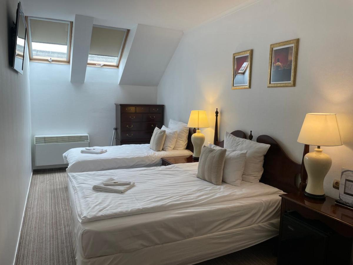 Opera16 Guestrooms Budapest Luaran gambar