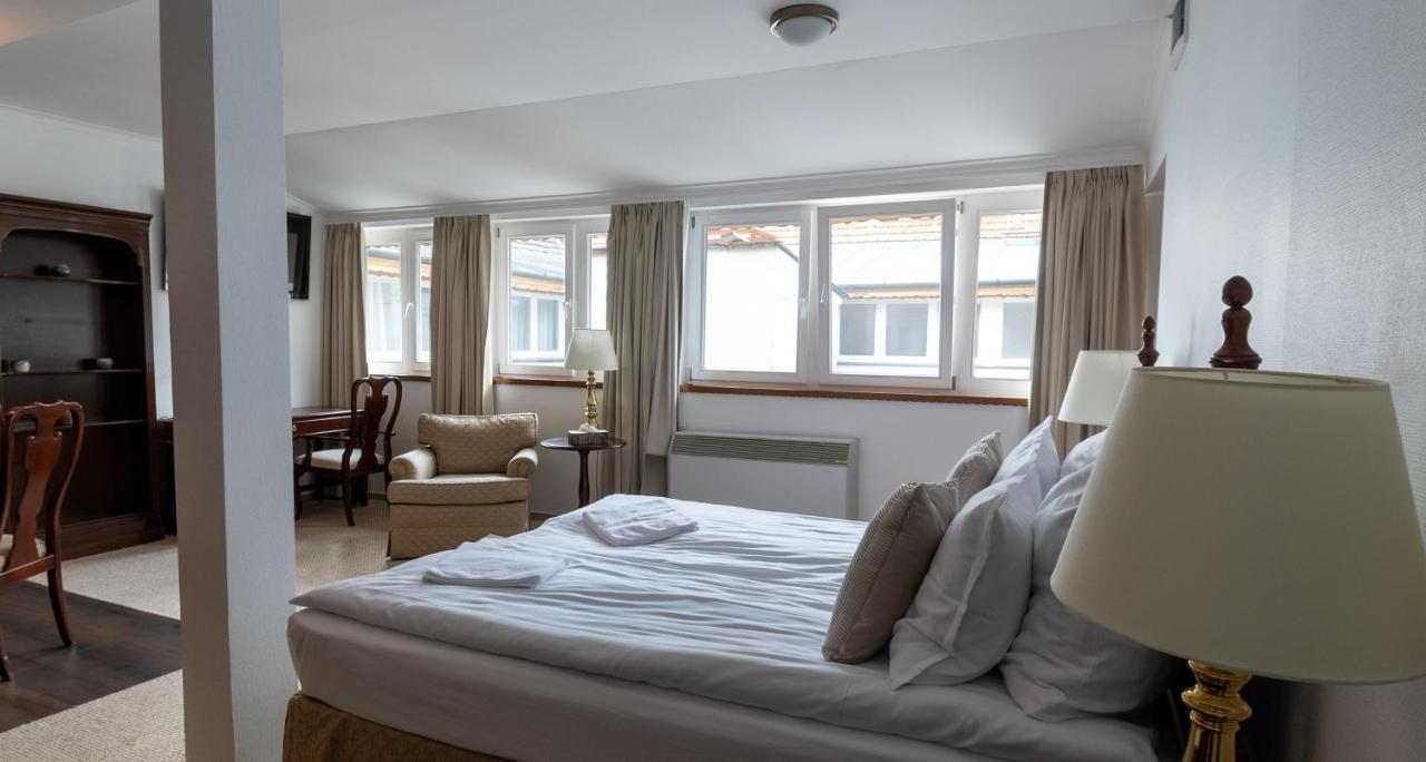 Opera16 Guestrooms Budapest Luaran gambar