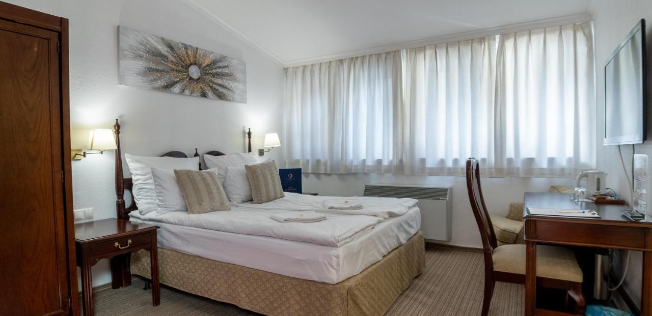 Opera16 Guestrooms Budapest Luaran gambar