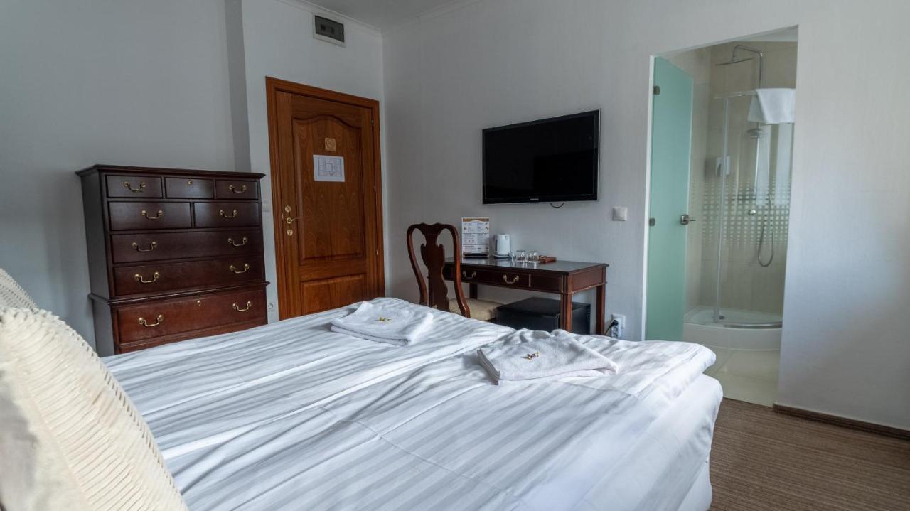Opera16 Guestrooms Budapest Luaran gambar