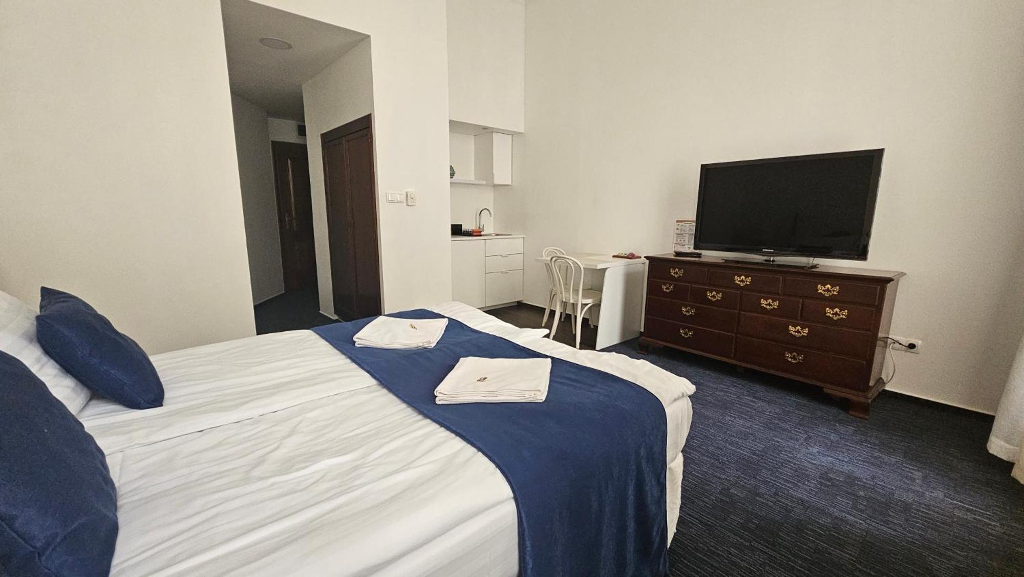 Opera16 Guestrooms Budapest Luaran gambar