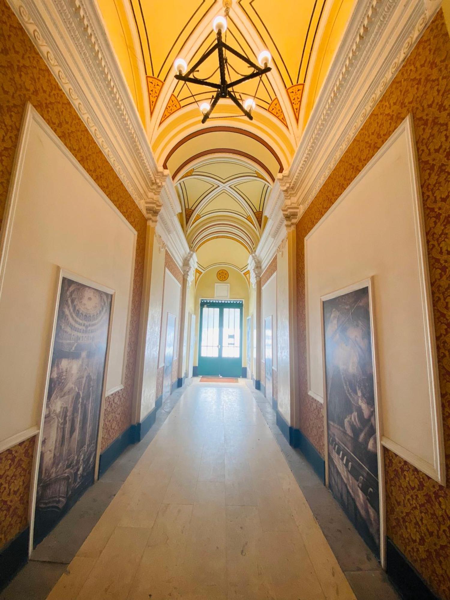 Opera16 Guestrooms Budapest Luaran gambar